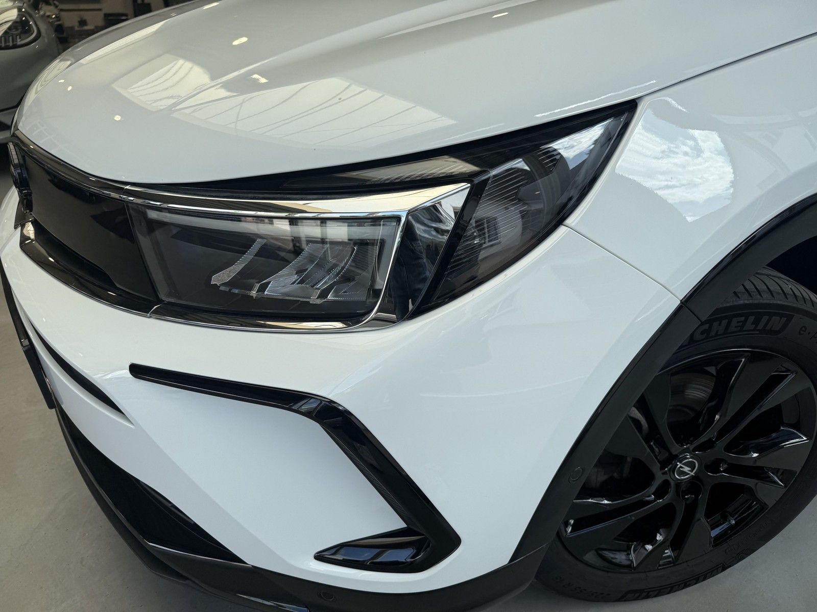 Opel GRANDLAND (X) 2024 г. Белый, пробег 43310 км
