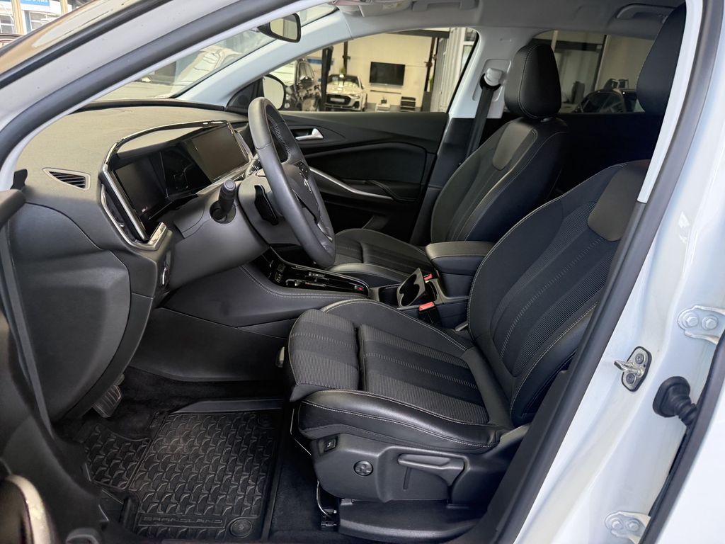 Opel GRANDLAND (X) 2024 г. Белый, пробег 43310 км