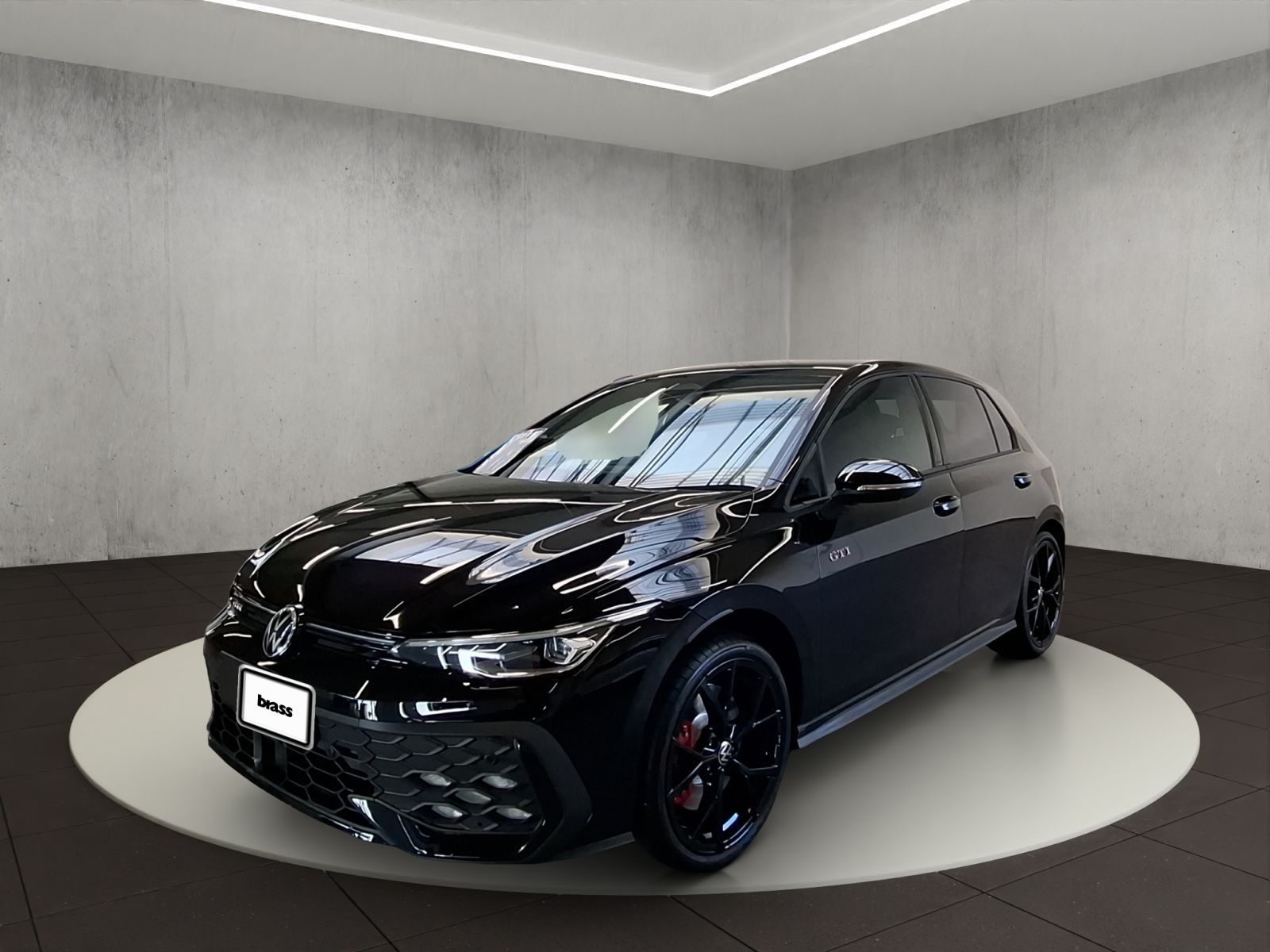 Volkswagen Golf 2026 г. Чёрный, пробег 5000 км