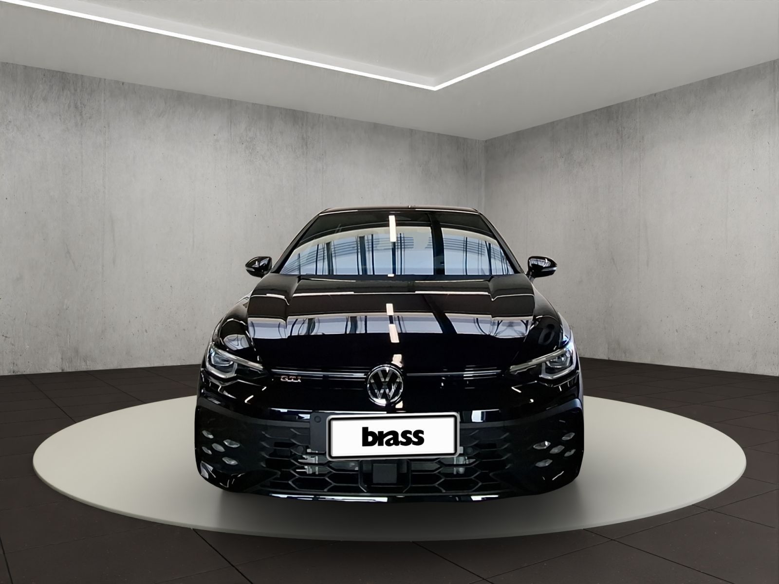 Volkswagen Golf 2026 г. Чёрный, пробег 5000 км