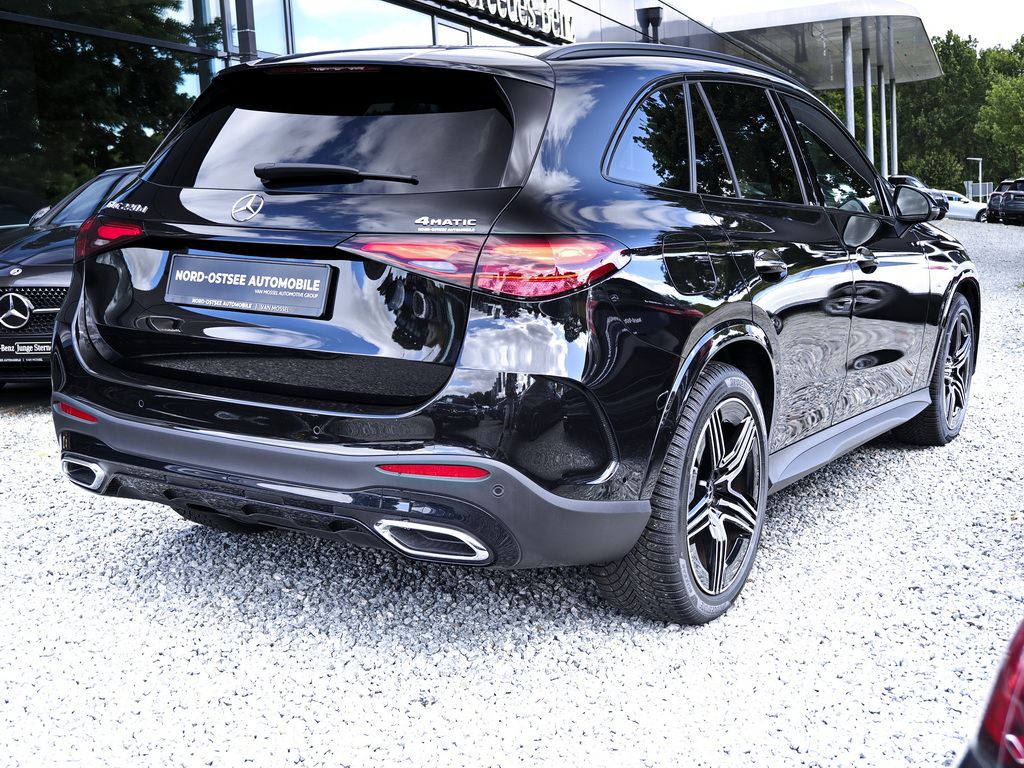 Mercedes-Benz GLC 220 2026 г. Чёрный, пробег 11326 км