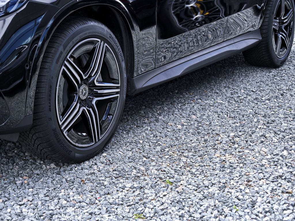 Mercedes-Benz GLC 220 2026 г. Чёрный, пробег 11326 км