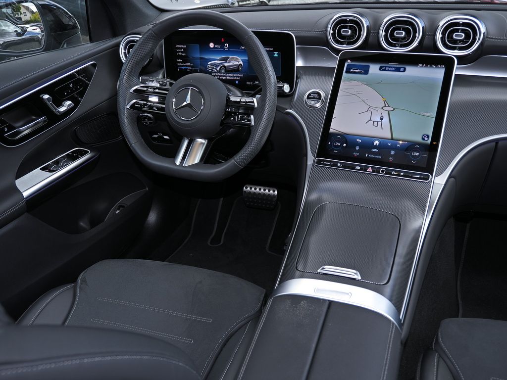 Mercedes-Benz GLC 220 2026 г. Чёрный, пробег 11326 км