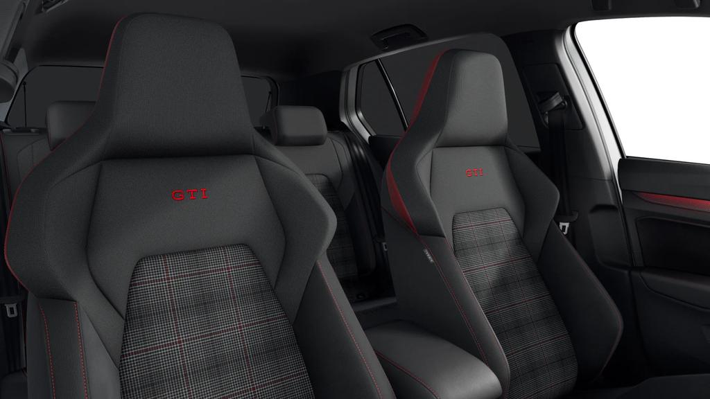 Volkswagen Golf 2026 г. Белый, пробег 6142 км
