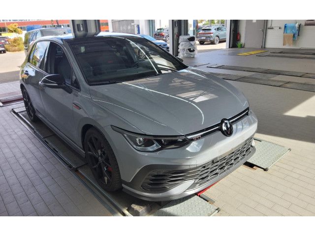 Volkswagen Golf 2023 г. Серый, пробег 27340 км