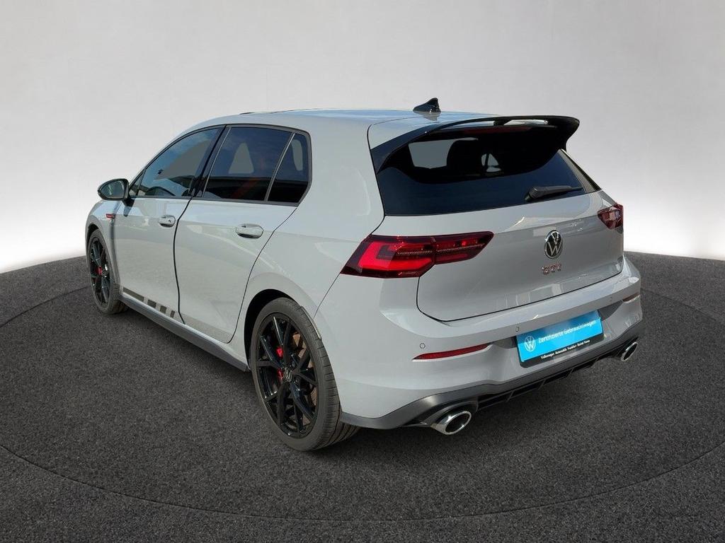 Volkswagen Golf 2023 г. Серый, пробег 27340 км