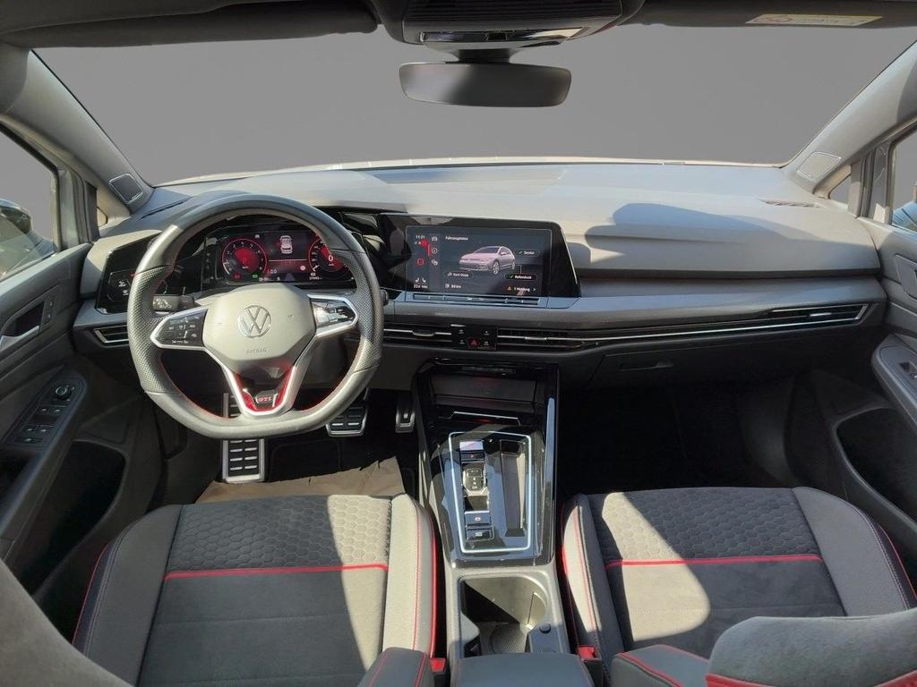 Volkswagen Golf 2023 г. Серый, пробег 27340 км