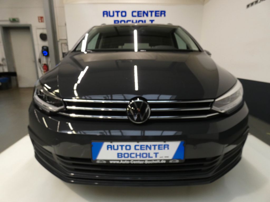 Volkswagen Touran 2025 г. Чёрный, пробег 57000 км