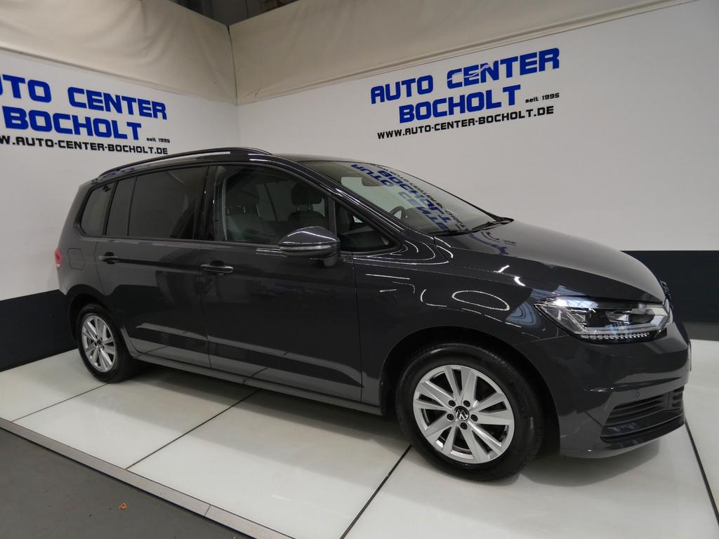 Volkswagen Touran 2025 г. Чёрный, пробег 57000 км