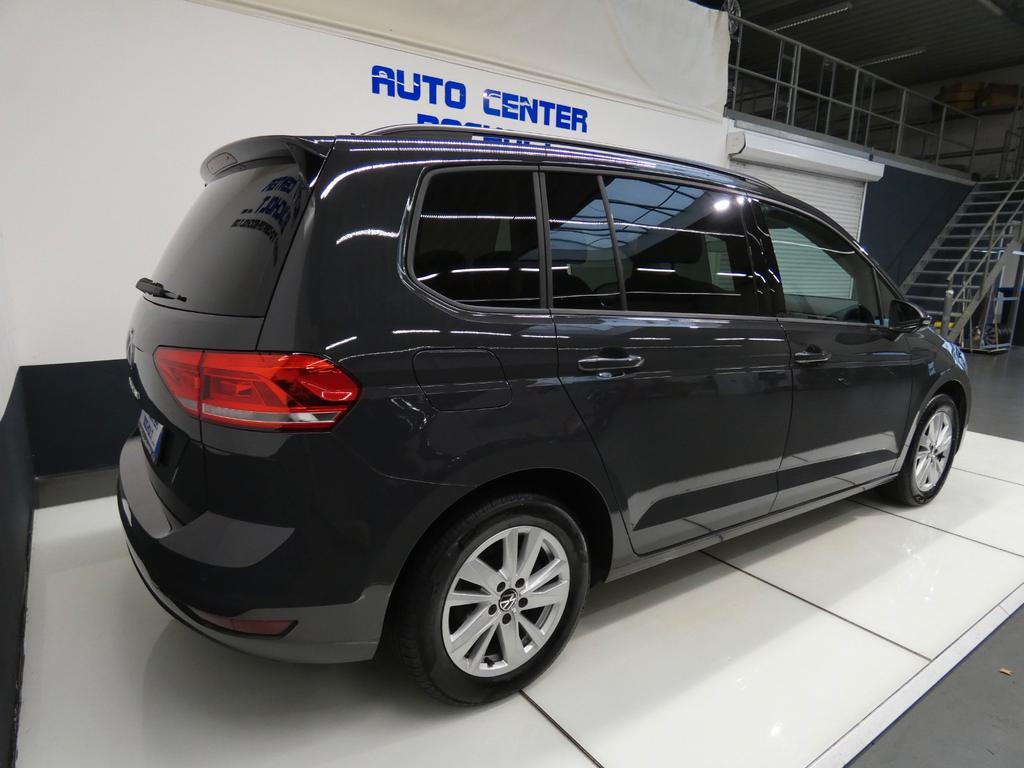 Volkswagen Touran 2025 г. Чёрный, пробег 57000 км