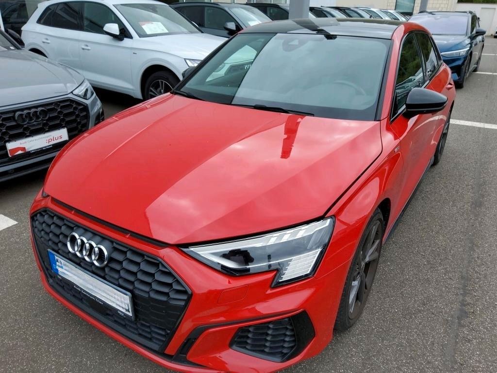 Audi A3 2022 г. Красный, пробег 58000 км