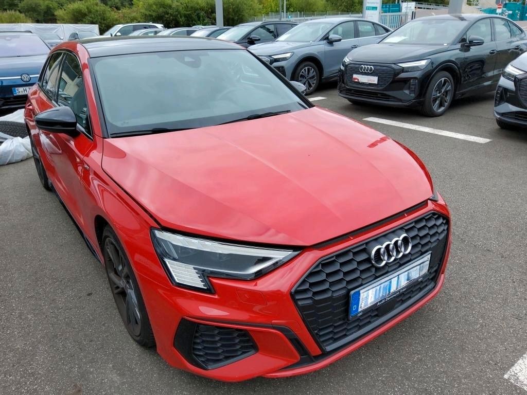 Audi A3 2022 г. Красный, пробег 58000 км