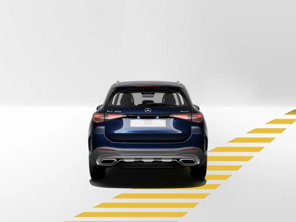 Mercedes-Benz GLC 300 2023 г. Синий, пробег 38340 км