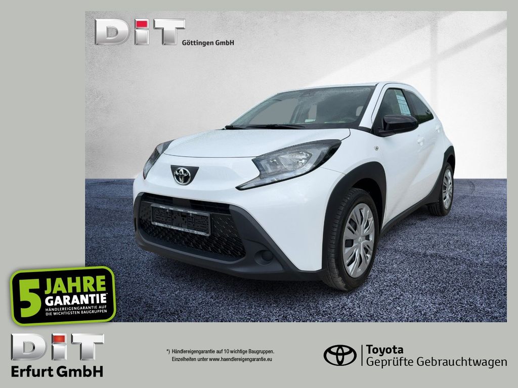 Toyota AYGO (X) 2022 г. Белый, пробег 32000 км