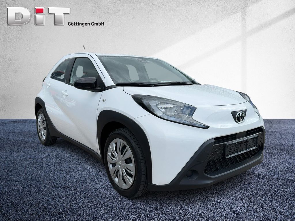 Toyota AYGO (X) 2022 г. Белый, пробег 32000 км