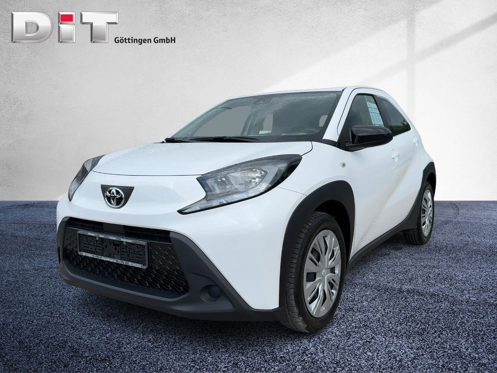 Toyota AYGO (X) 2022 г. Белый, пробег 40000 км