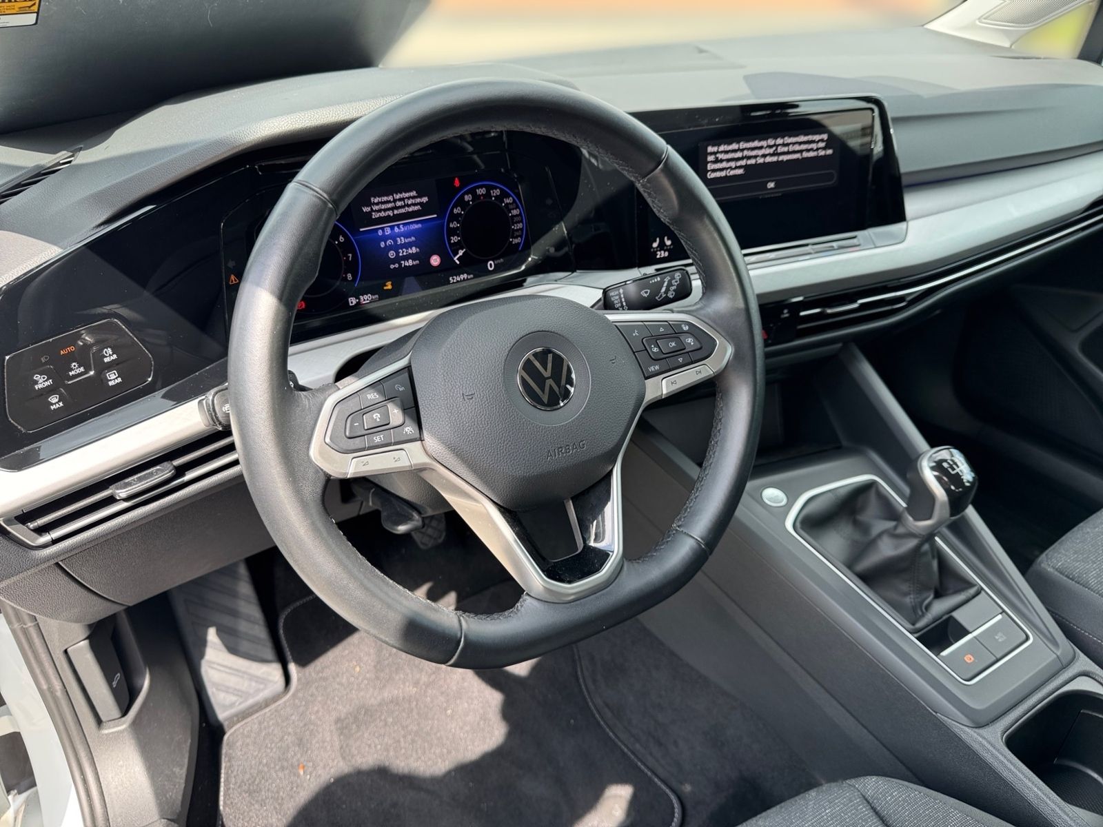 Volkswagen Golf 2022 г. Белый, пробег 52481 км