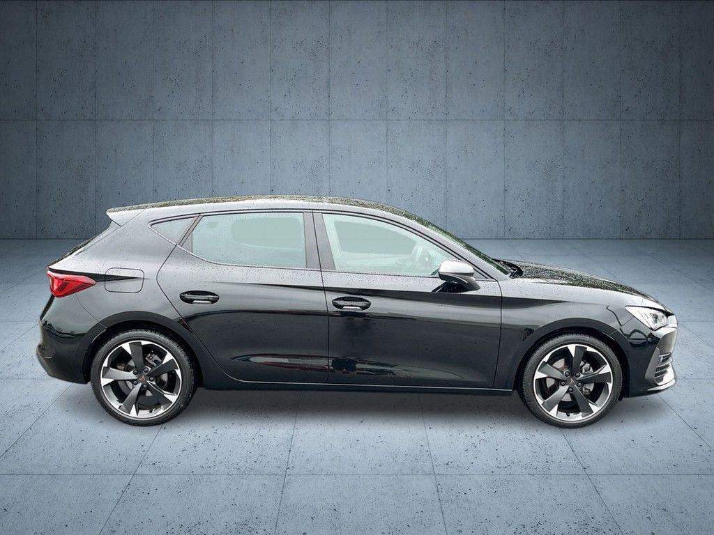 Cupra Leon 2023 г. Чёрный, пробег 46800 км