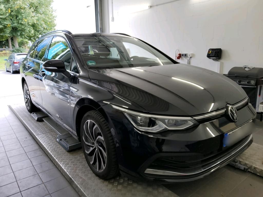 Volkswagen Golf 2023 г. Чёрный, пробег 56865 км