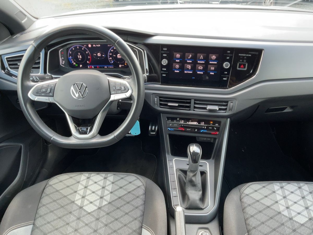Volkswagen Taigo 2024 г. Серебристый, пробег 41583 км