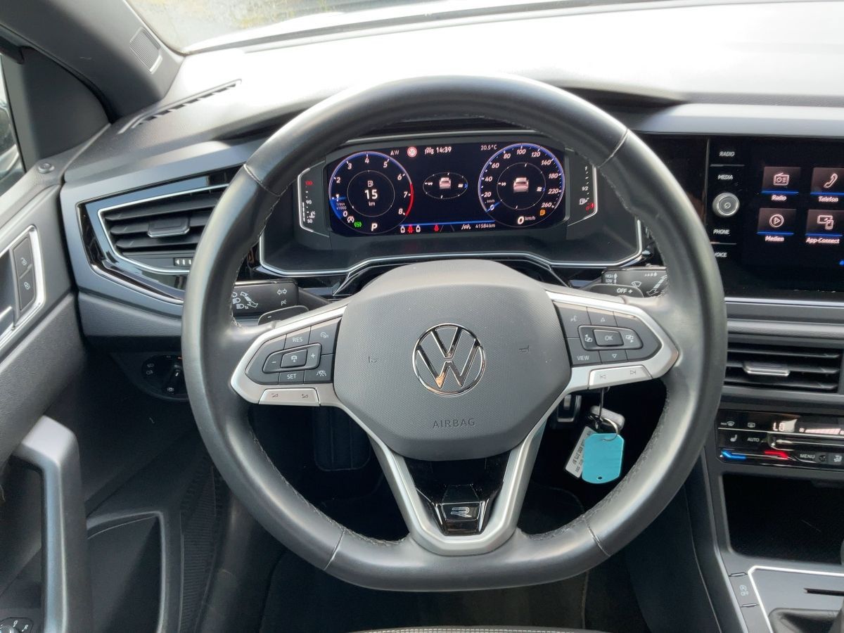 Volkswagen Taigo 2024 г. Серебристый, пробег 41583 км