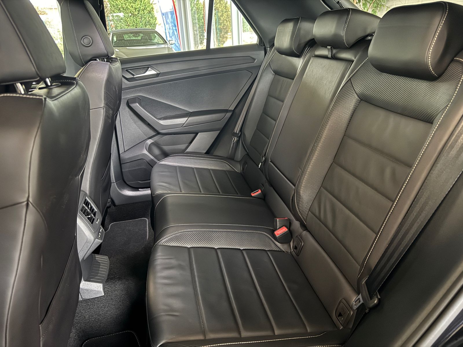 Volkswagen T-Roc 2023 г. Чёрный, пробег 25390 км