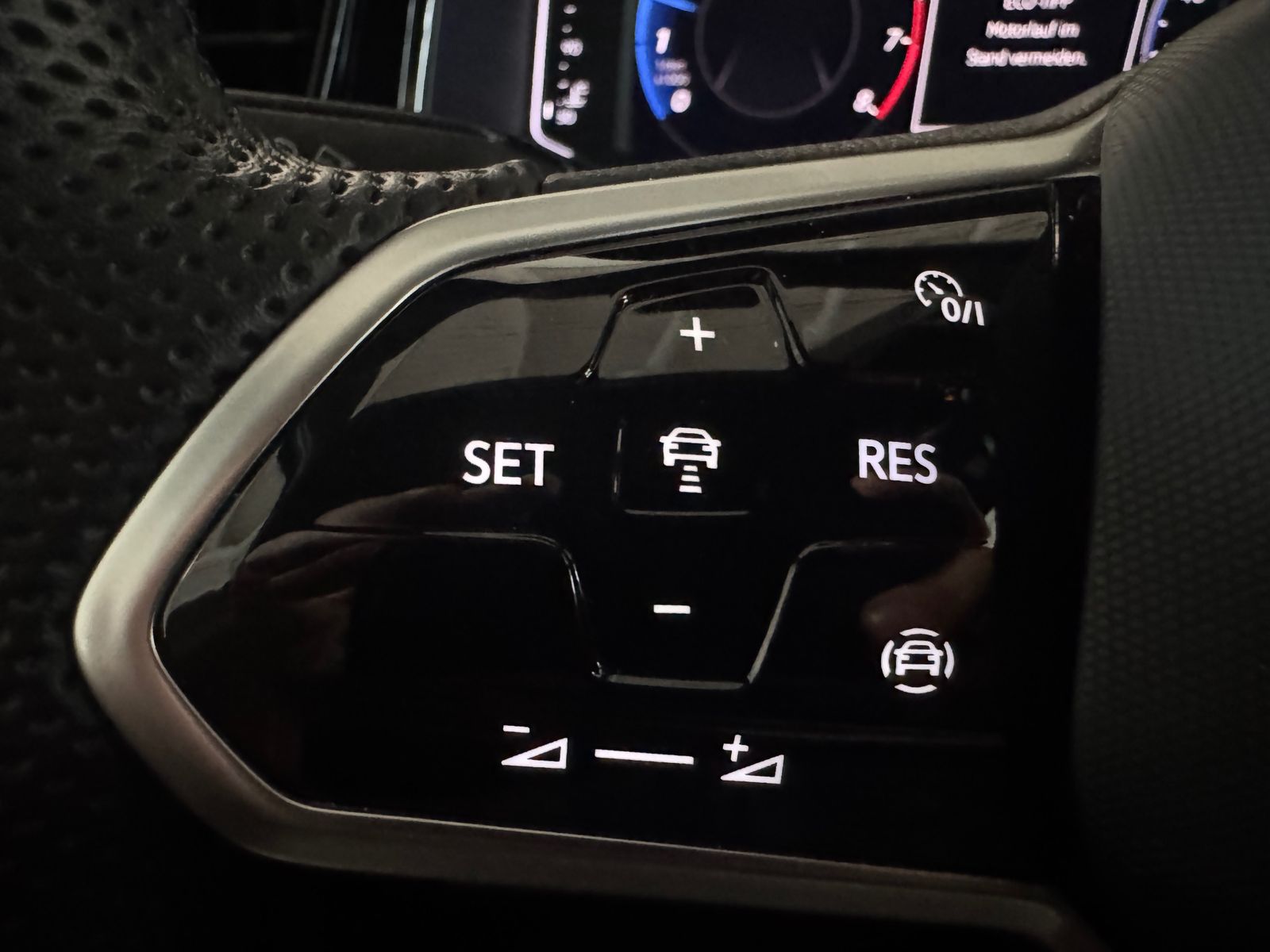 Volkswagen T-Roc 2023 г. Чёрный, пробег 25390 км