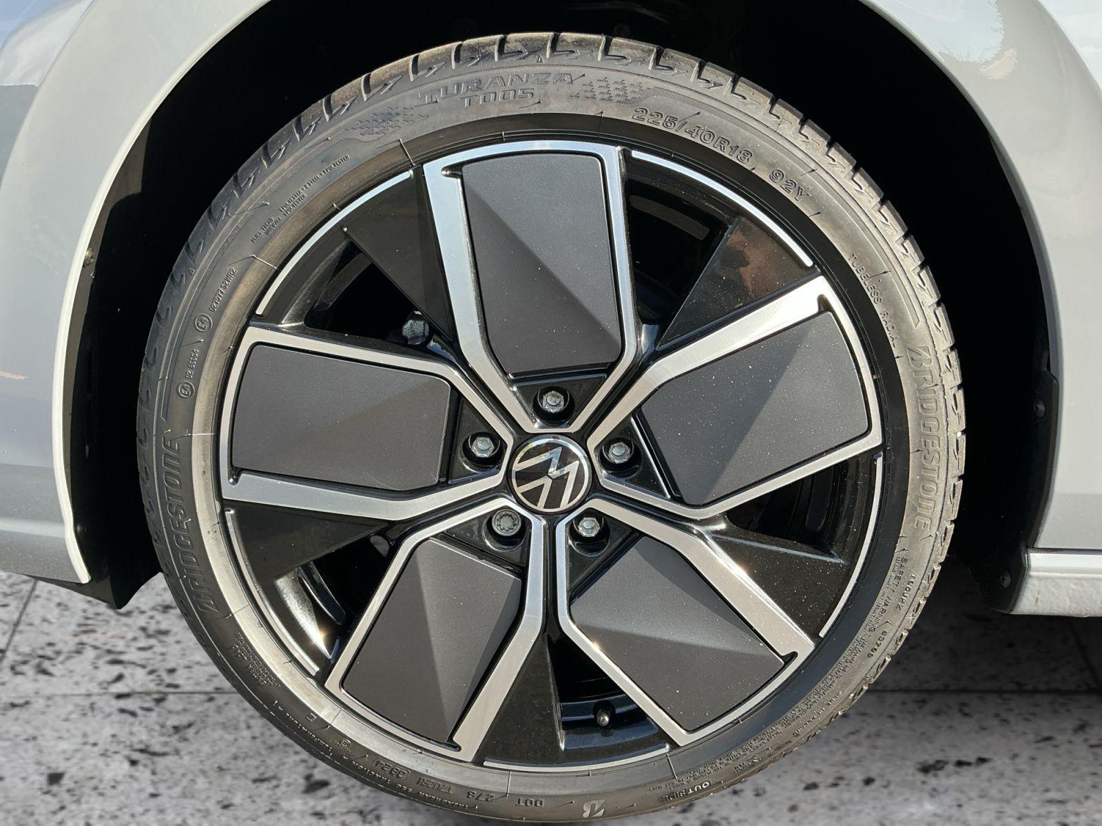 Volkswagen Golf 2025 г. Серый, пробег 15518 км