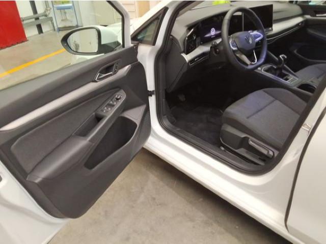 Volkswagen Golf 2025 г. Белый, пробег 28900 км