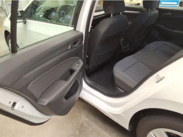 Volkswagen Golf 2025 г. Белый, пробег 28900 км