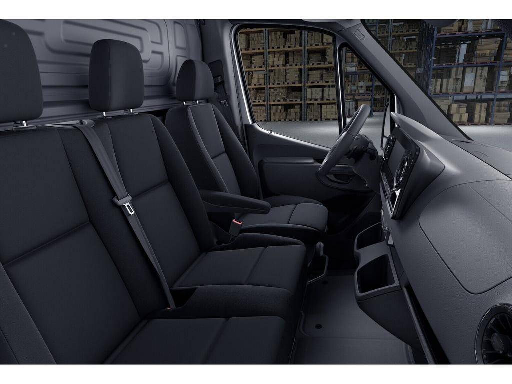 Mercedes-Benz SPRINTER 2024 г. Белый, пробег 45972 км