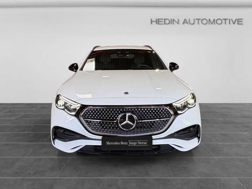 Mercedes-Benz E 220 2025 г. Белый, пробег 8823 км