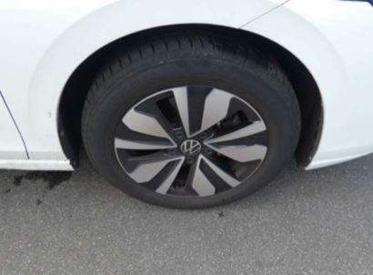 Volkswagen Golf 2024 г. Белый, пробег 50500 км