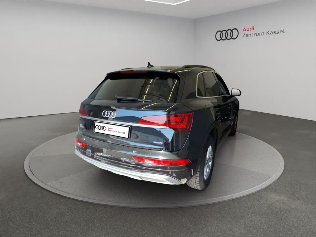 Audi Q5 2023 г. Чёрный, пробег 45804 км