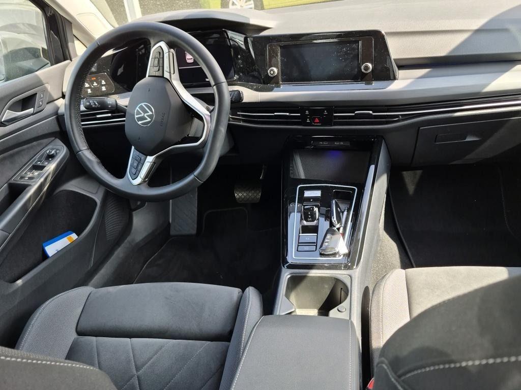 Volkswagen Golf 2024 г. Серый, пробег 7603 км