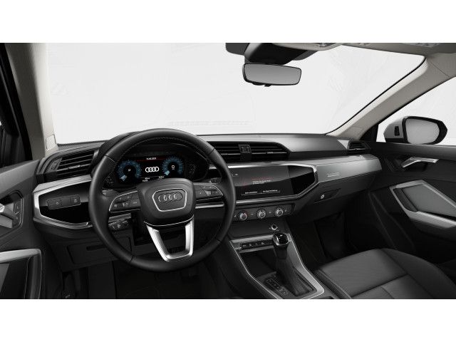 Audi Q3 2024 г. Белый, пробег 40359 км