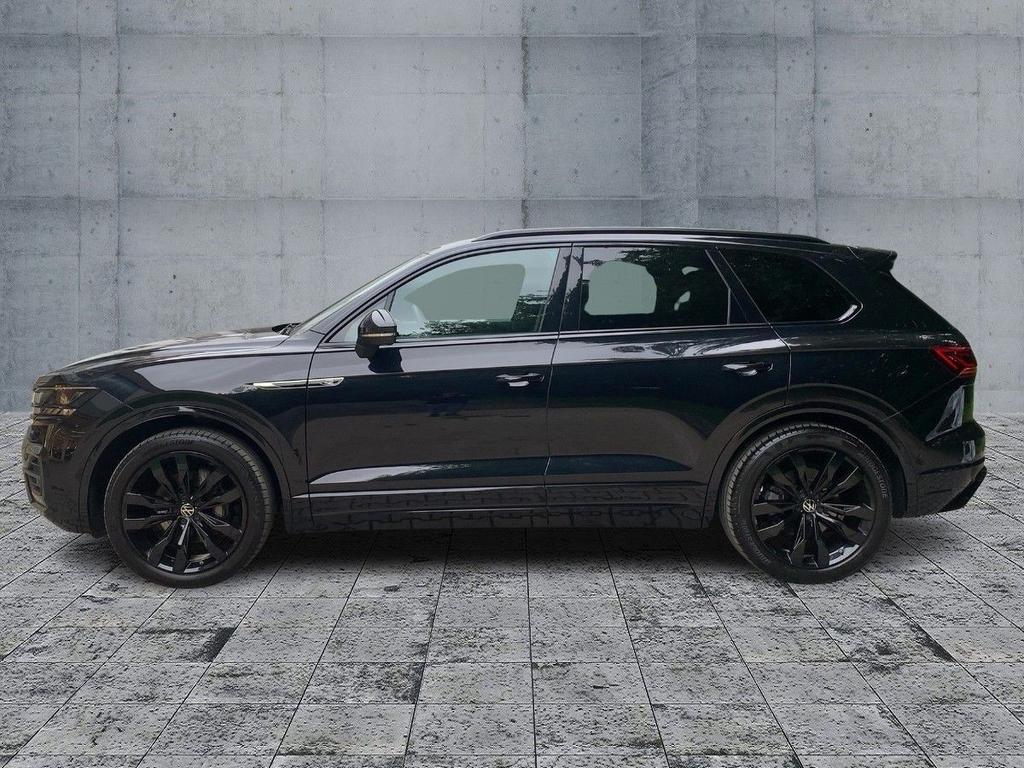 Volkswagen Touareg 2021 г. Чёрный, пробег 53200 км