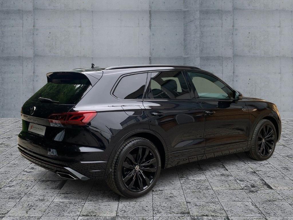 Volkswagen Touareg 2021 г. Чёрный, пробег 53200 км