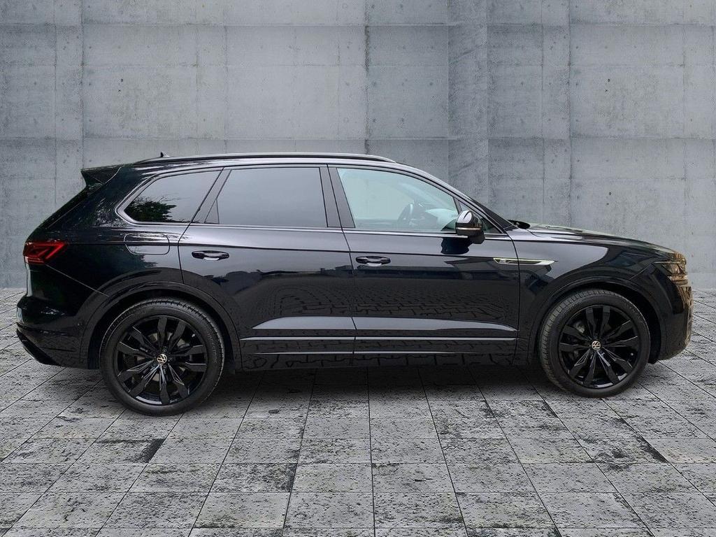Volkswagen Touareg 2021 г. Чёрный, пробег 53200 км