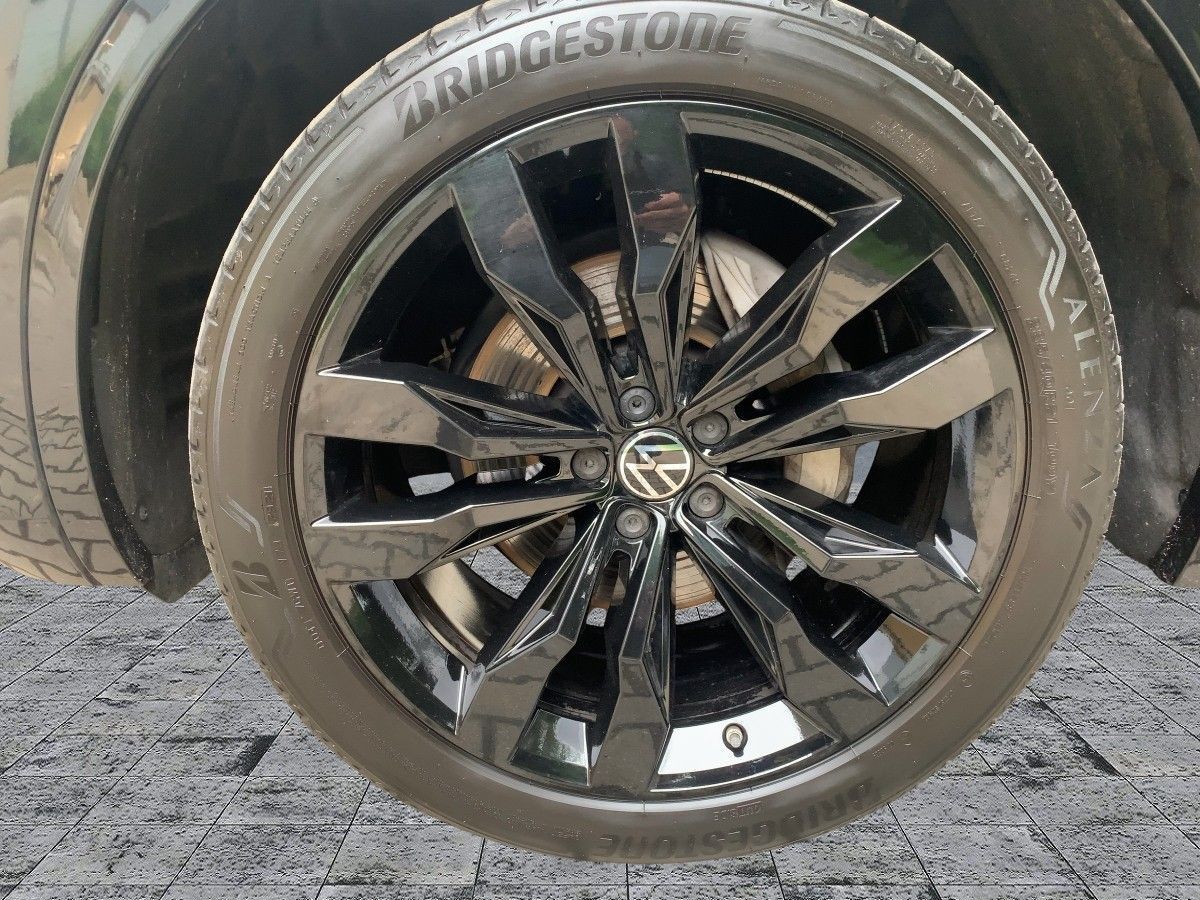 Volkswagen Touareg 2021 г. Чёрный, пробег 53200 км