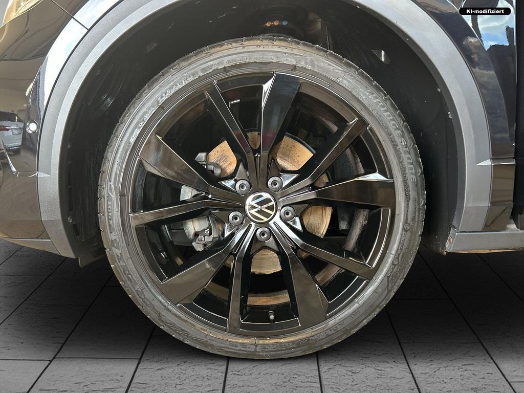 Volkswagen T-Roc 2023 г. Чёрный, пробег 24990 км
