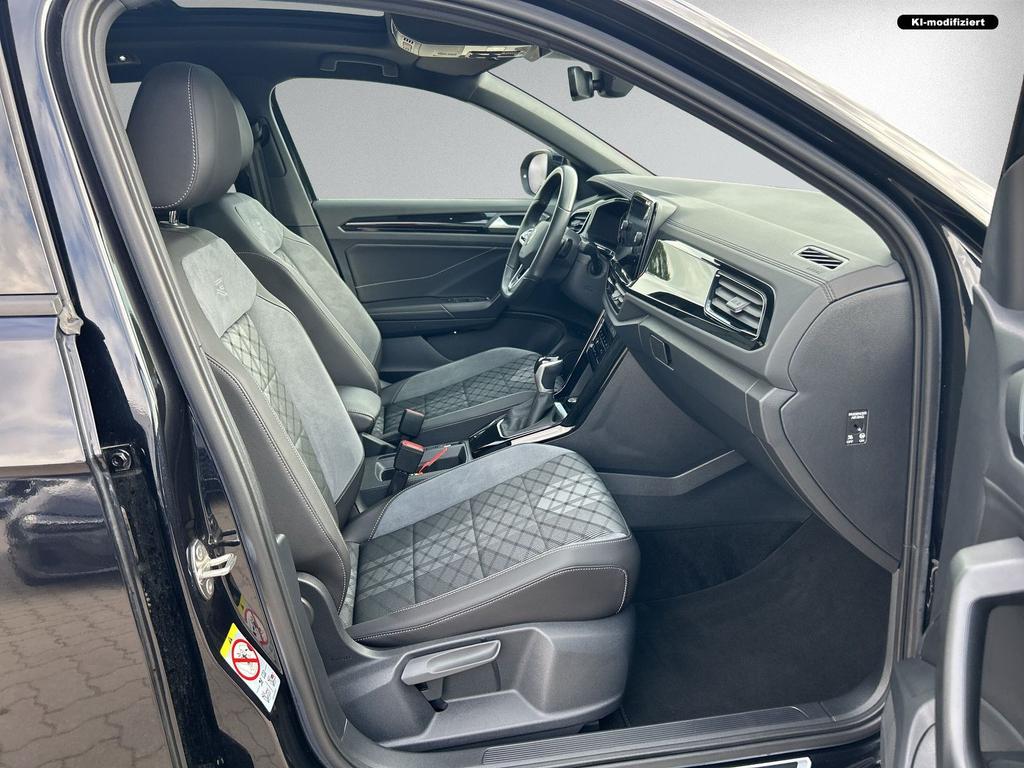 Volkswagen T-Roc 2023 г. Чёрный, пробег 24990 км