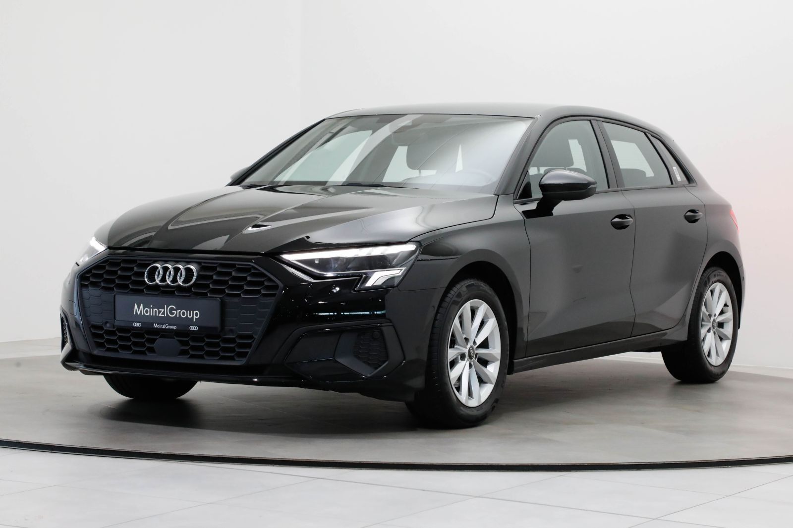 Audi A3 2023 г. Чёрный, пробег 41330 км