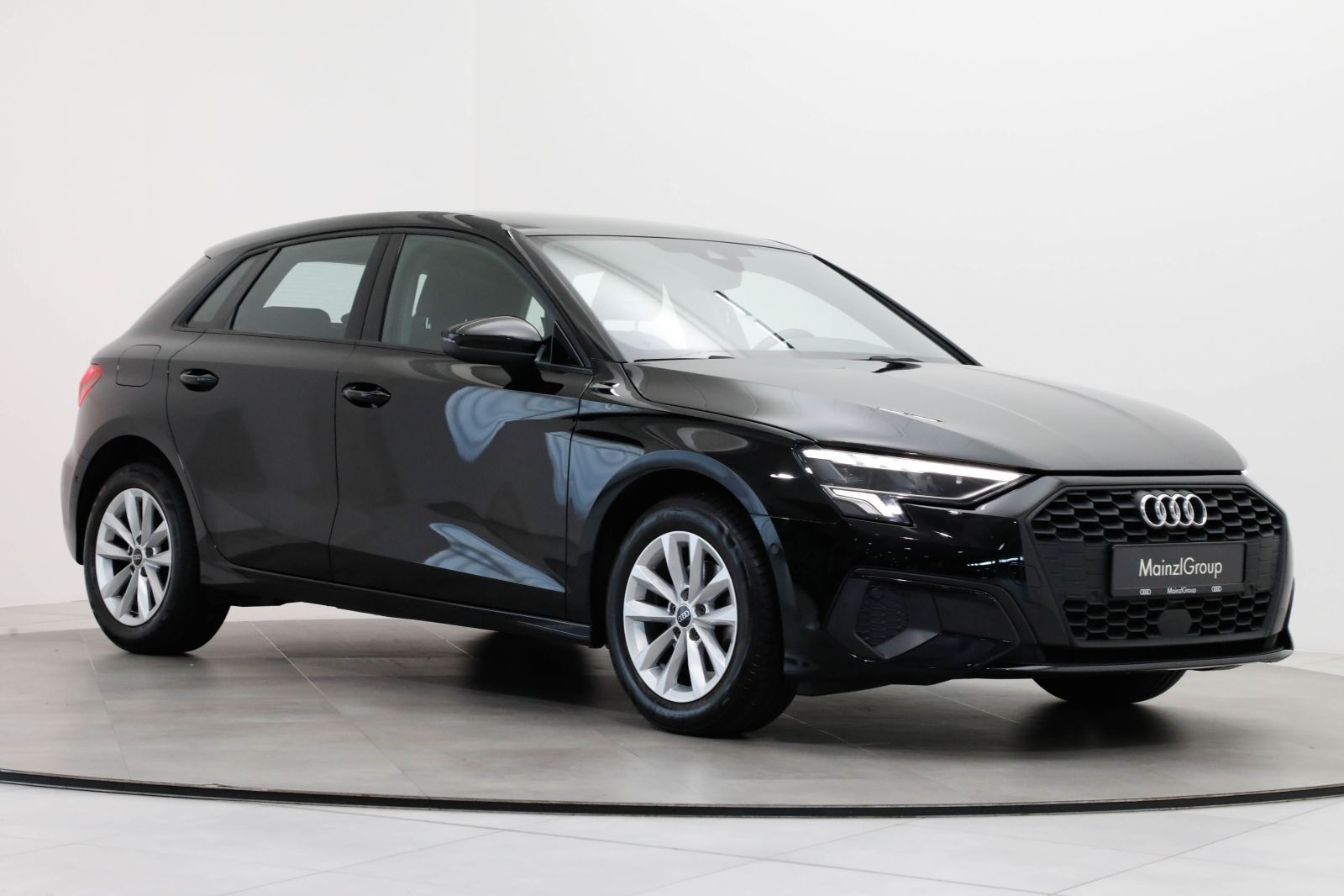 Audi A3 2023 г. Чёрный, пробег 41330 км