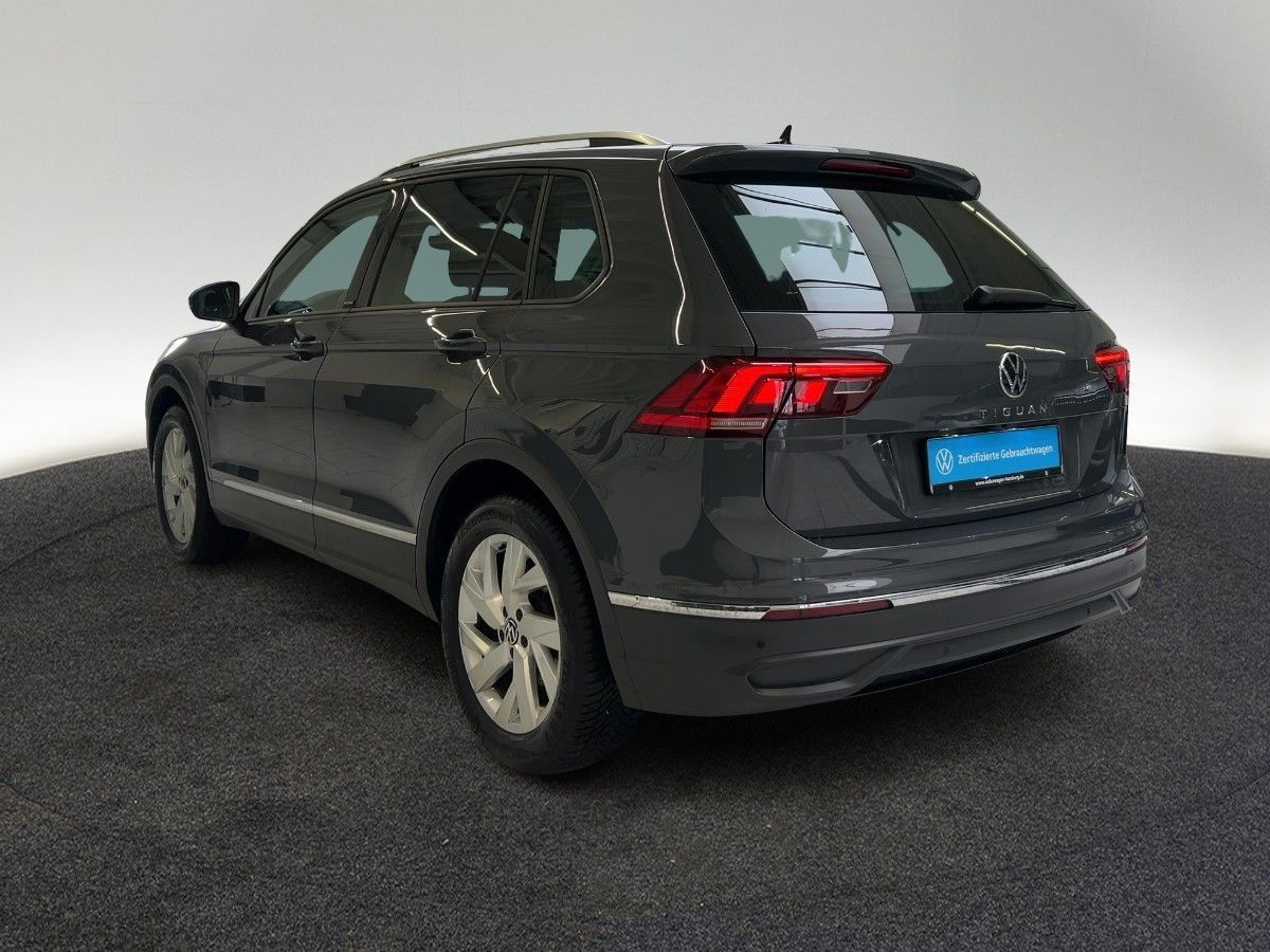 Volkswagen Tiguan 2022 г. Серый, пробег 45271 км