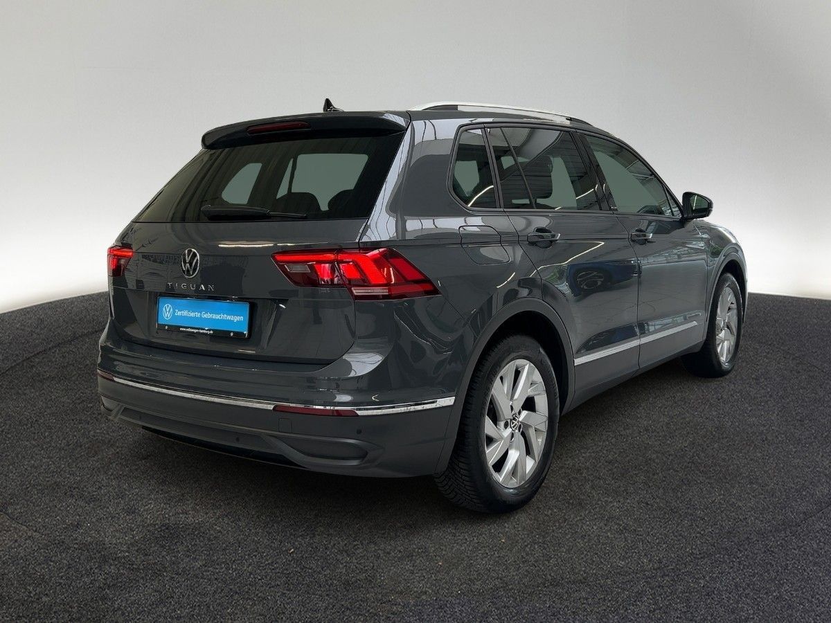 Volkswagen Tiguan 2022 г. Серый, пробег 45271 км