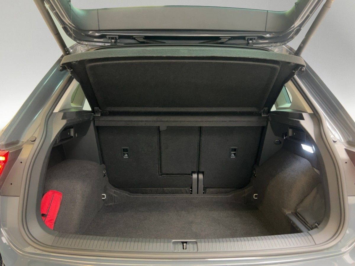 Volkswagen Tiguan 2022 г. Серый, пробег 45271 км