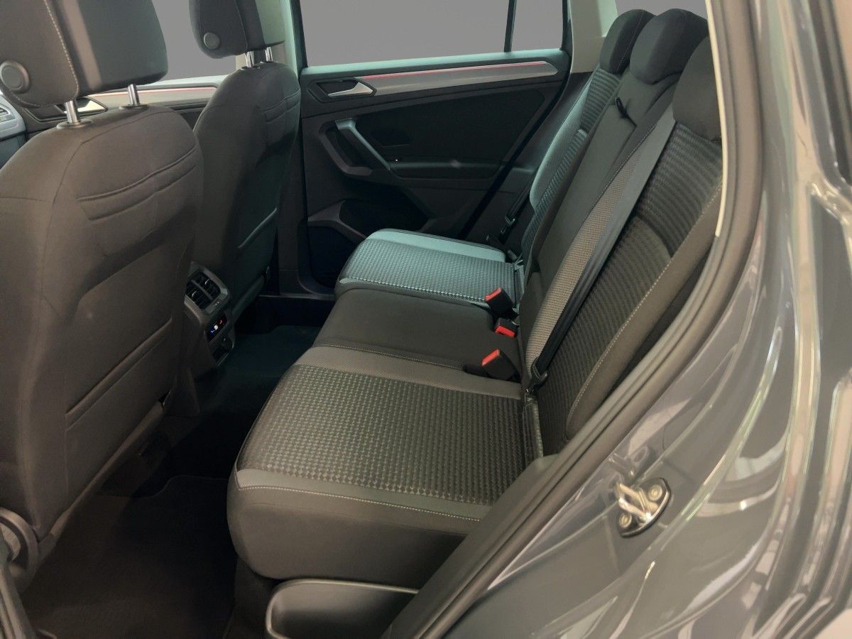Volkswagen Tiguan 2022 г. Серый, пробег 45271 км