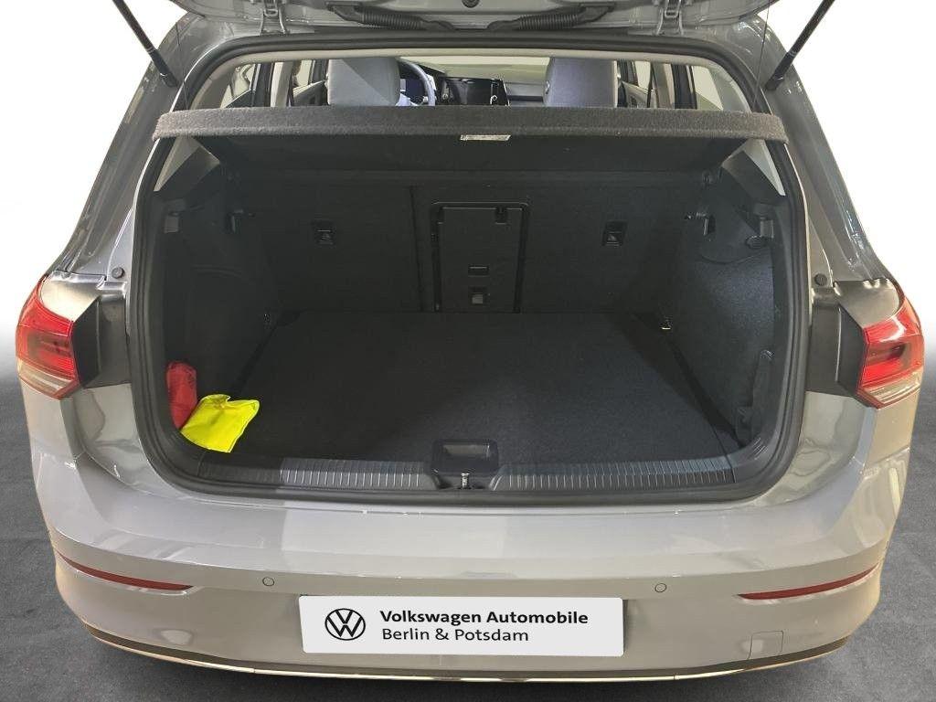 Volkswagen Golf 2023 г. Серый, пробег 18734 км