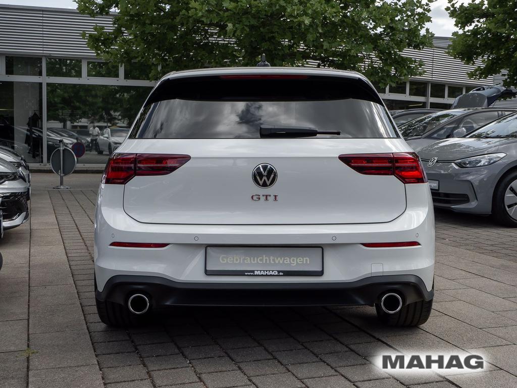 Volkswagen Golf 2024 г. Белый, пробег 19653 км